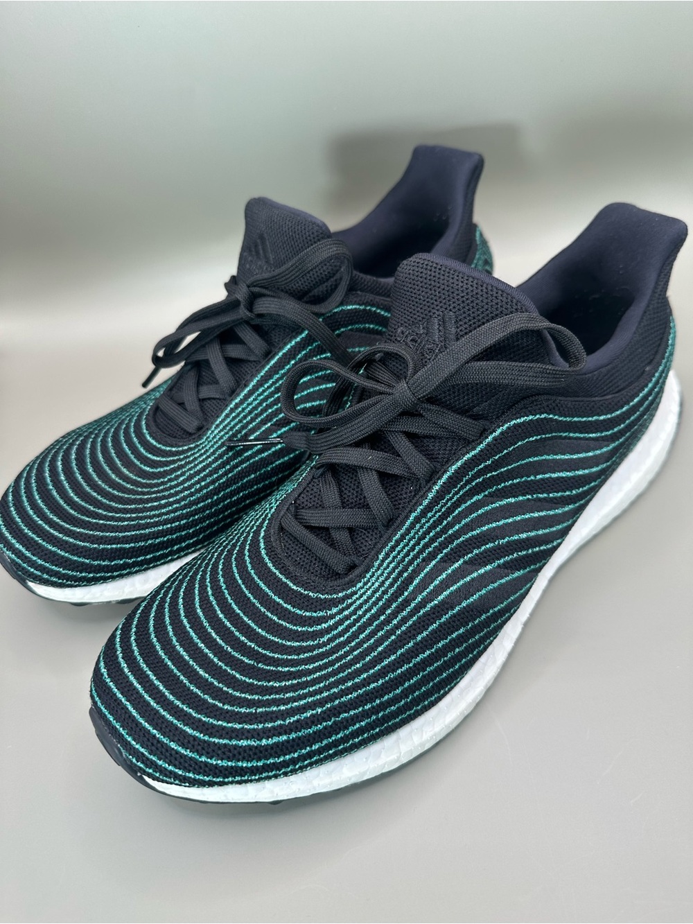 Adidas Men's Ultra Boost DNA Parley Runing Shoes Size 9.5.